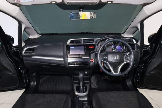 Honda Jazz 1.5 SV ปี 2017 รถมือสอง - Image 6