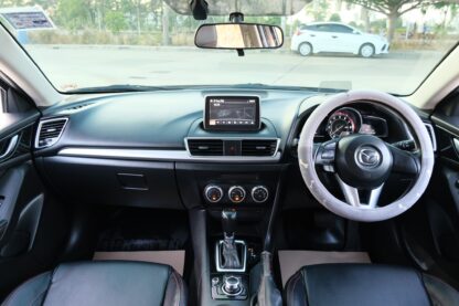 MAZDA3 SKYACTIV 2.0S Sports เกียร์ออโต้ ปี 2014 รถมือสอง นครปฐม - Image 8