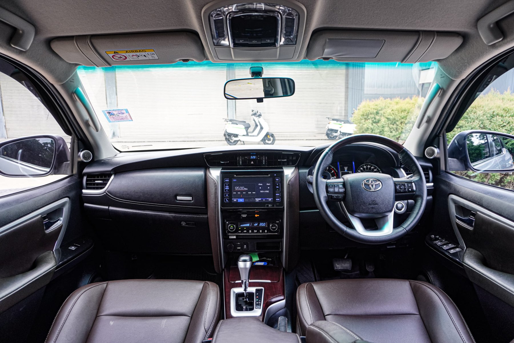 TOYOTA FORTUNER 2.4 V เกียร์ออโต้ ปี 2016 รถมือสอง สมุทรปราการ - Image 7